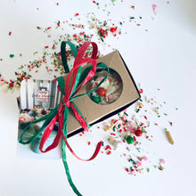 Load image into Gallery viewer, Plume Bake Shoppe Cupcake Duo "Happy Holidays" Favor Box - 2 Pack