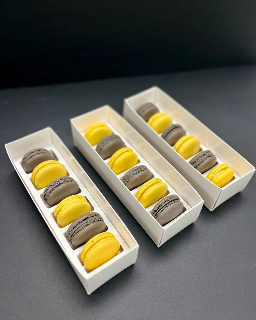 MacKenzie's Blakery Game Day Macarons