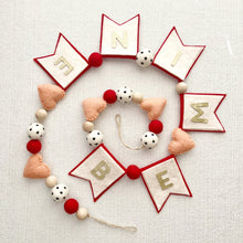 Load image into Gallery viewer, Heartgrooves Handmade Felt Banner Garland "Be Mine"

