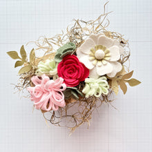 Load image into Gallery viewer, Heartgrooves Handmade Mini Felt Flower Kit "Strawberry Mint"
