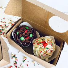 Load image into Gallery viewer, Plume Bake Shoppe Cupcake Duo &quot;Happy  Holidays&quot; Favor Box - 2 Pack
